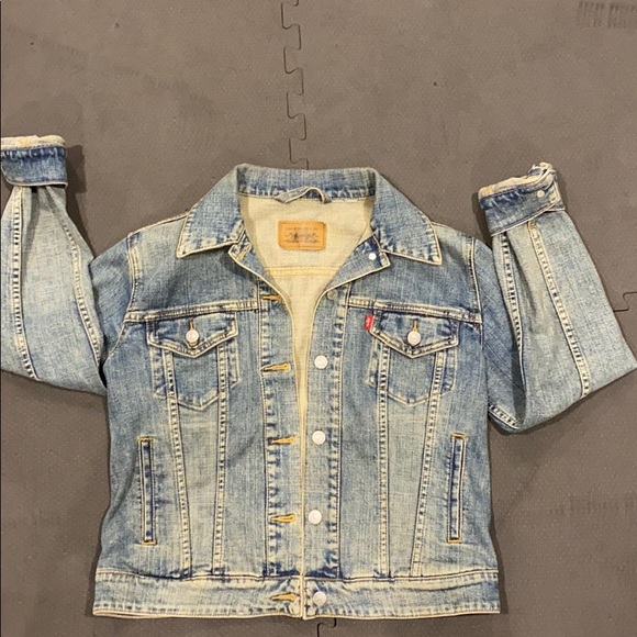 Levi’s Denim Jacket - Picture 2 of 6